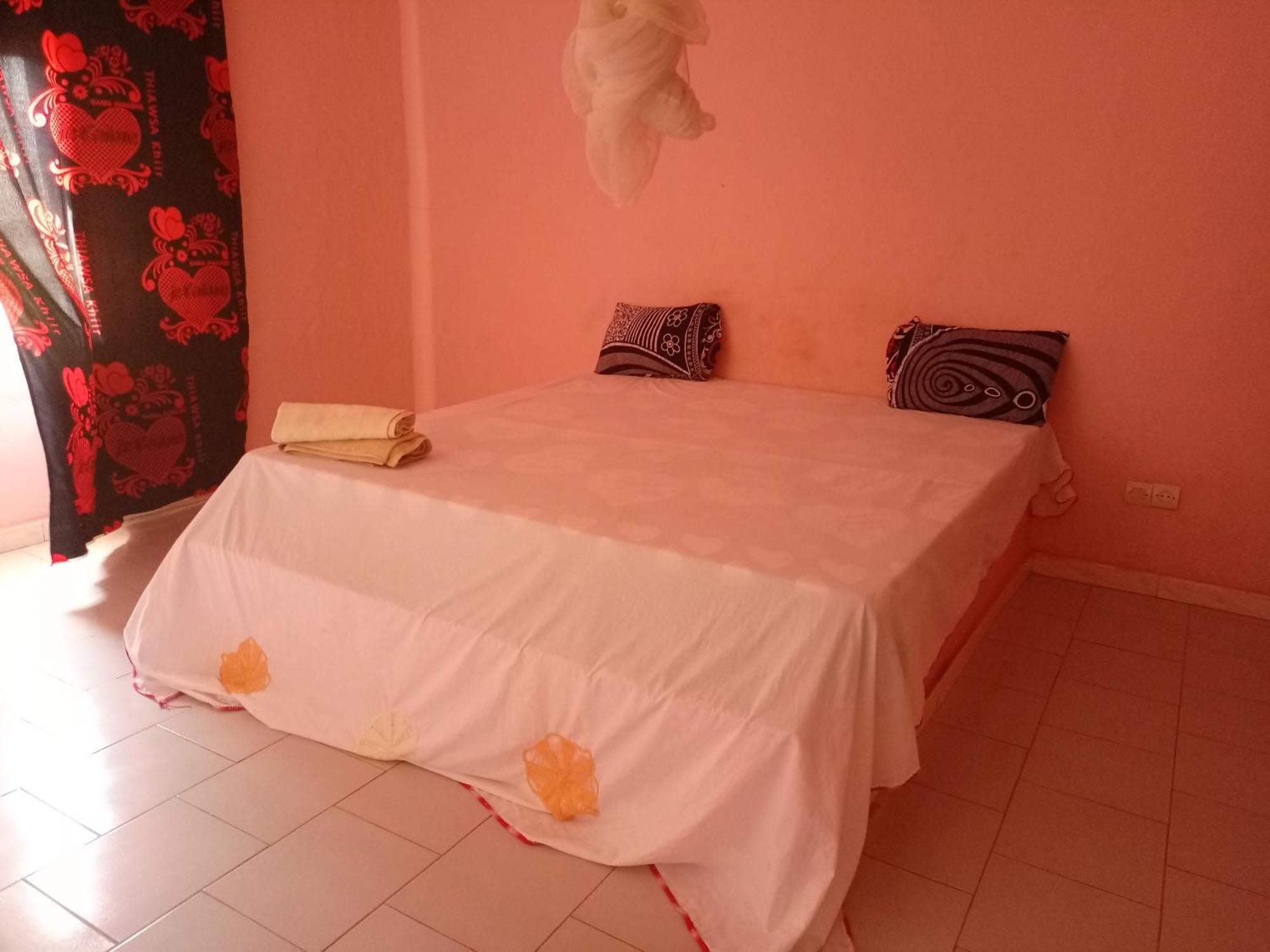 Hotel Chez Paolo à Toubab Dialo Extérieur photo