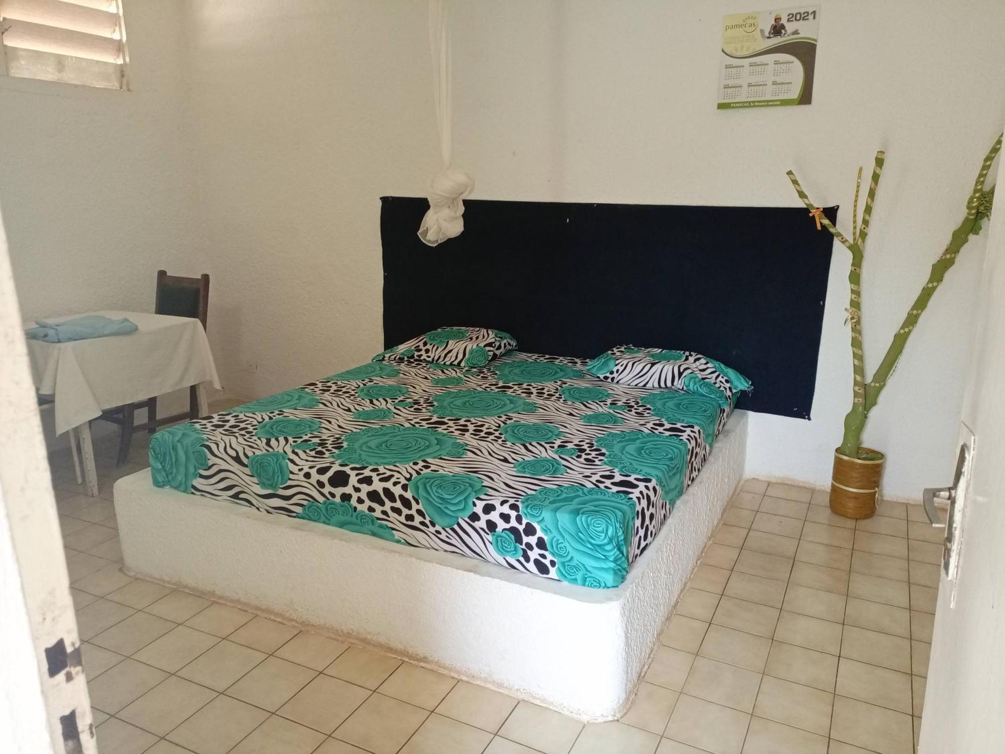 Hotel Chez Paolo à Toubab Dialo Extérieur photo